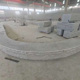 南宁 芝麻白异形坐凳，自然面光面弧形加工