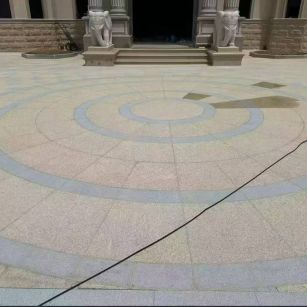 南宁 黄金麻芝麻灰花岗岩石材地铺拼接效果