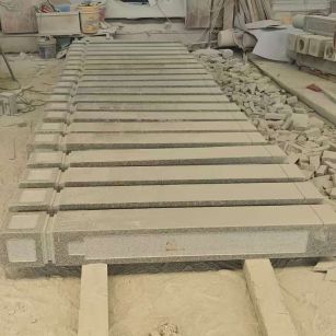 南宁 芝麻白异形加工雕刻-栏杆大柱，方柱