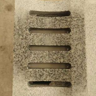 南宁 芝麻白拉丝面花岗岩U型开槽排水槽