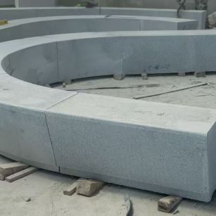 南宁 芝麻白花岗岩光面弧形坐凳