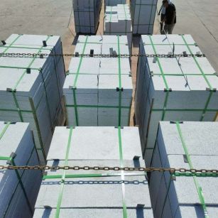 南宁 芝麻白花岗岩5公分地铺石 花岗岩厂家工厂装车日常