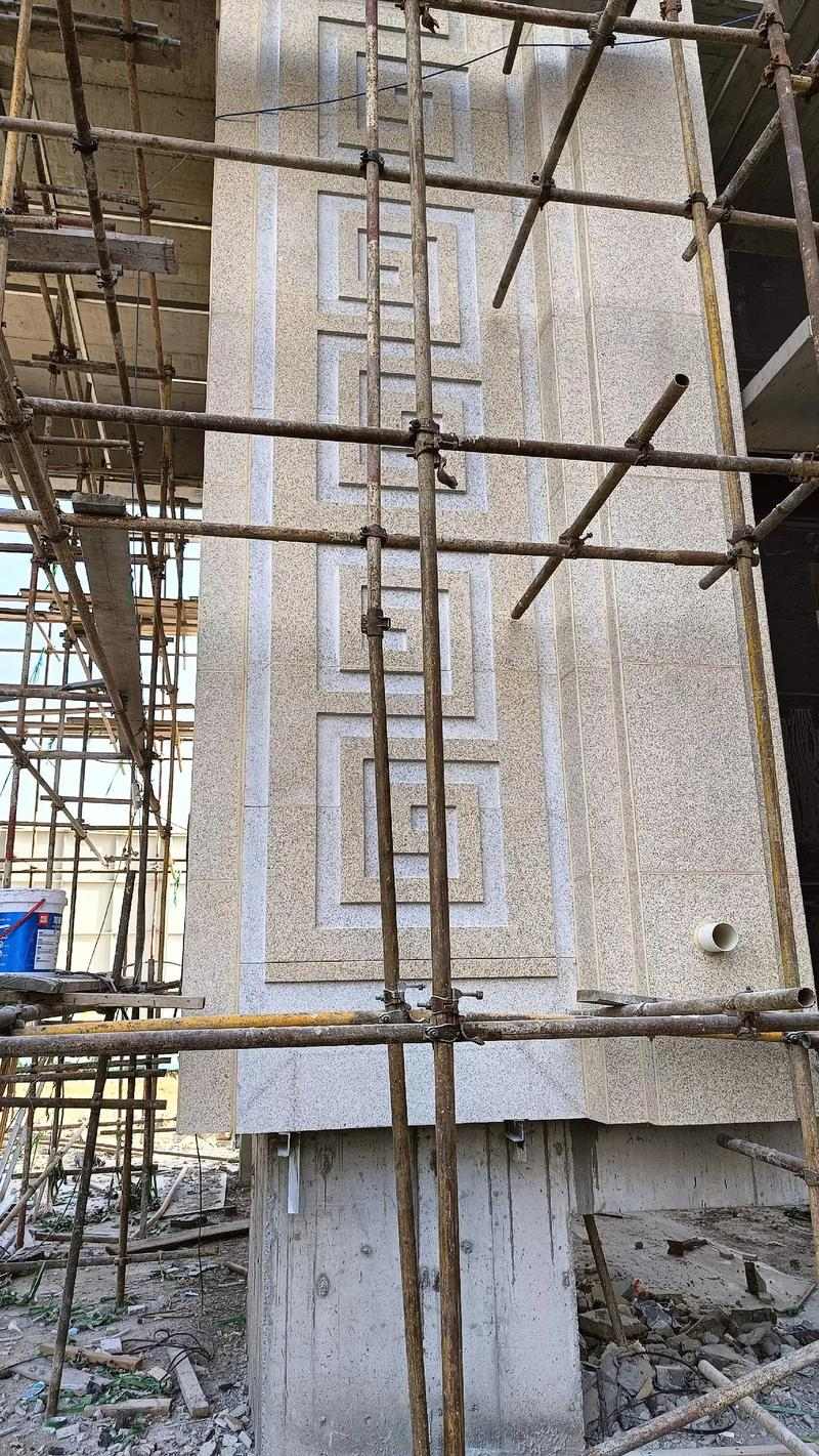 南宁 黄金麻花岗岩别墅外墙干挂回纹造型效果