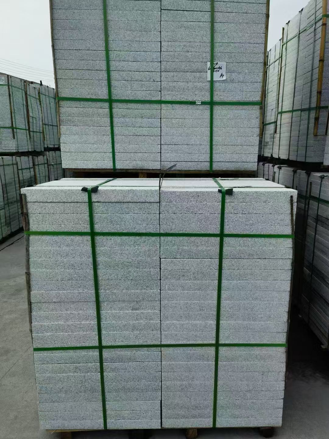 南宁 芝麻白火烧，园林广场市政工程地铺石，1.8~5.0厚均有现货