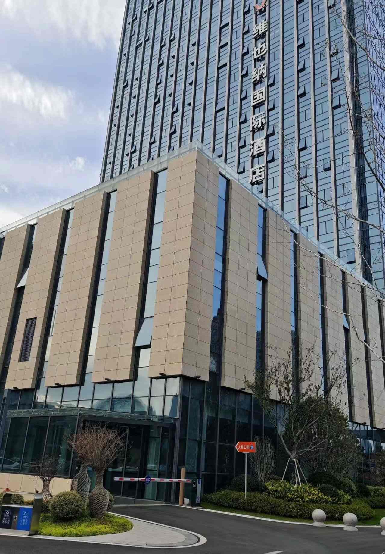 南宁 黄金麻花岗岩外墙干挂