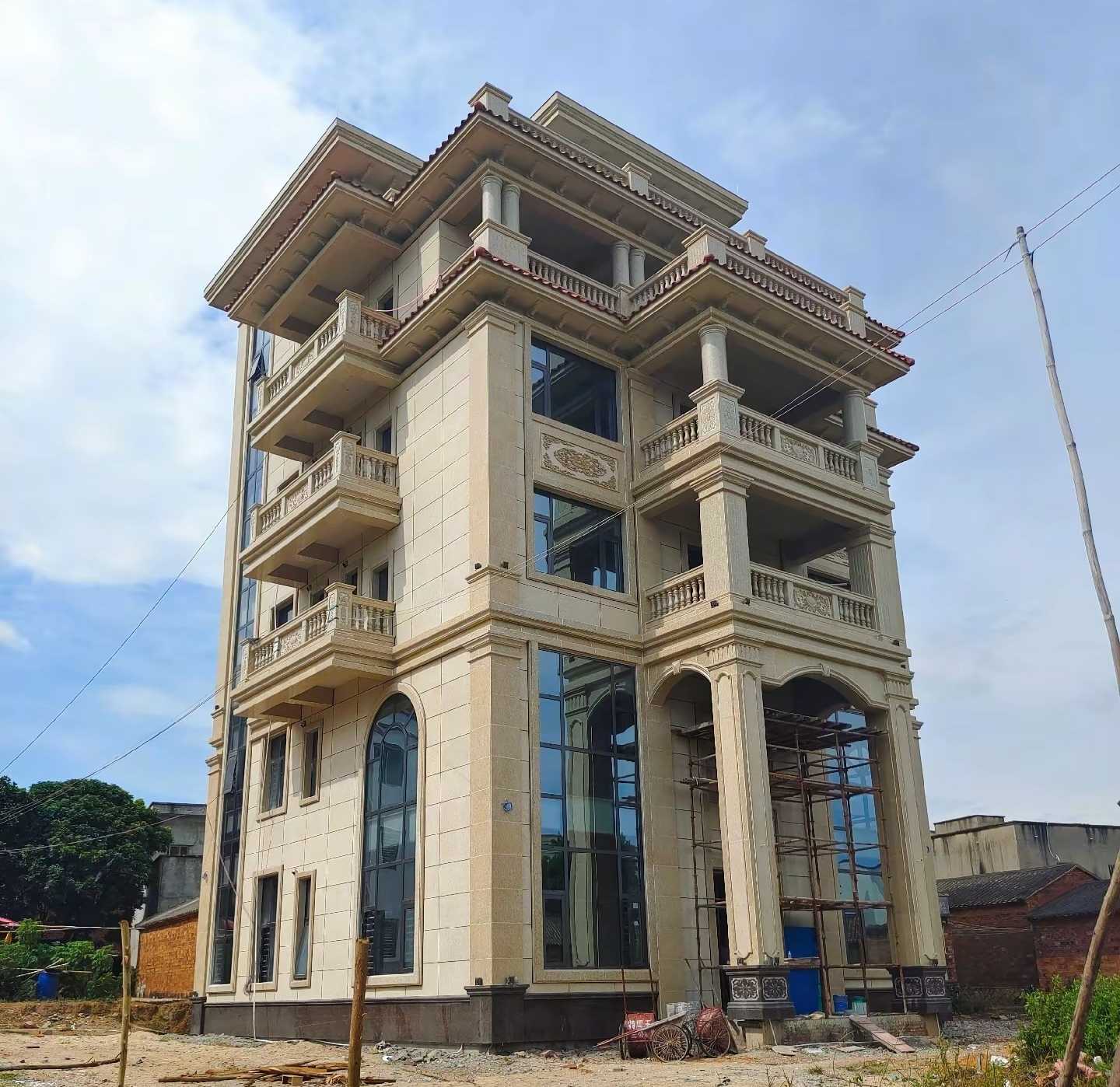 南宁 黄金麻花岗岩石材别墅外墙干挂搭配（雕花栏杆花瓶柱门楼罗马柱）