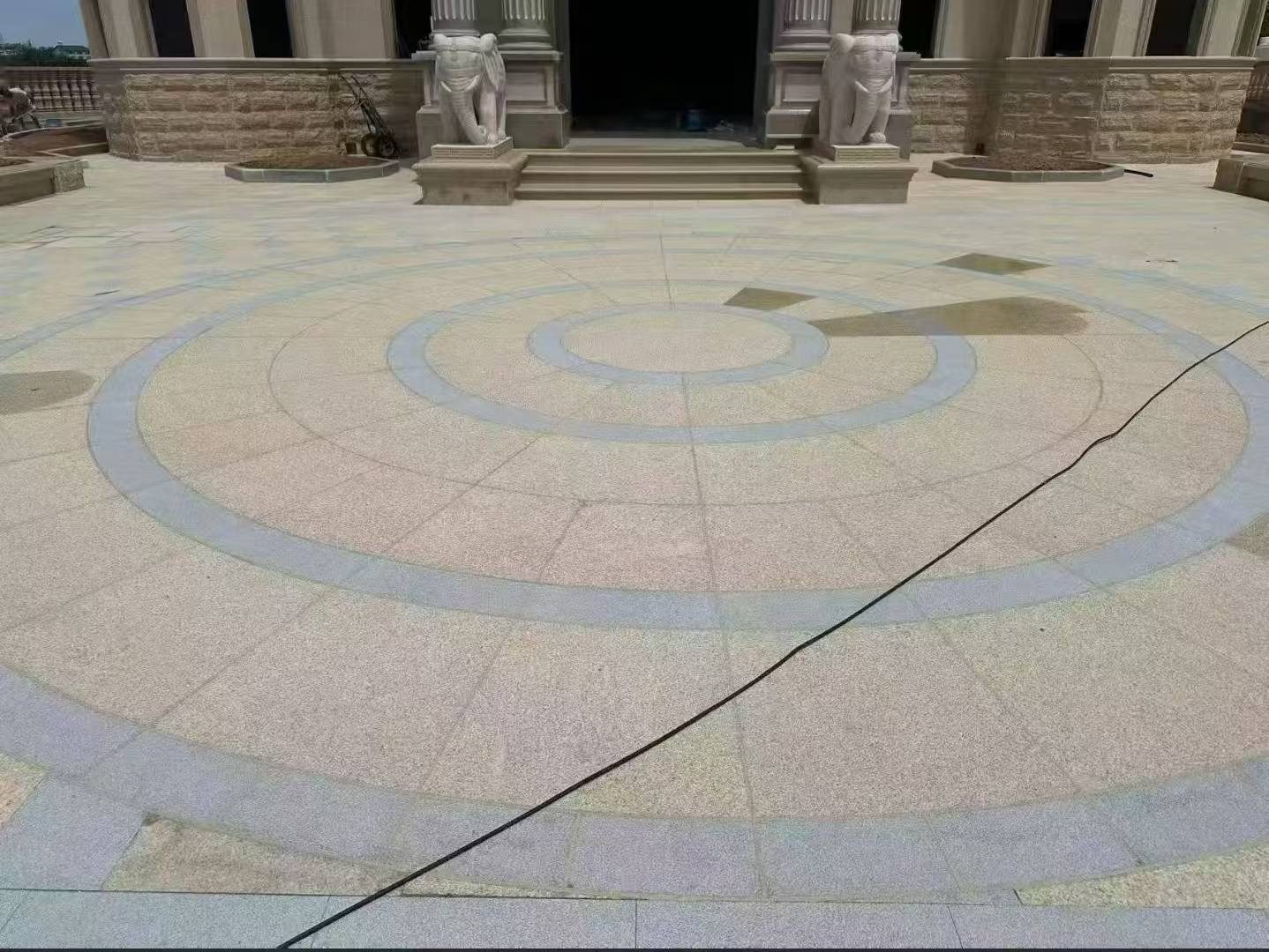 南宁 黄金麻芝麻灰花岗岩石材地铺拼接效果