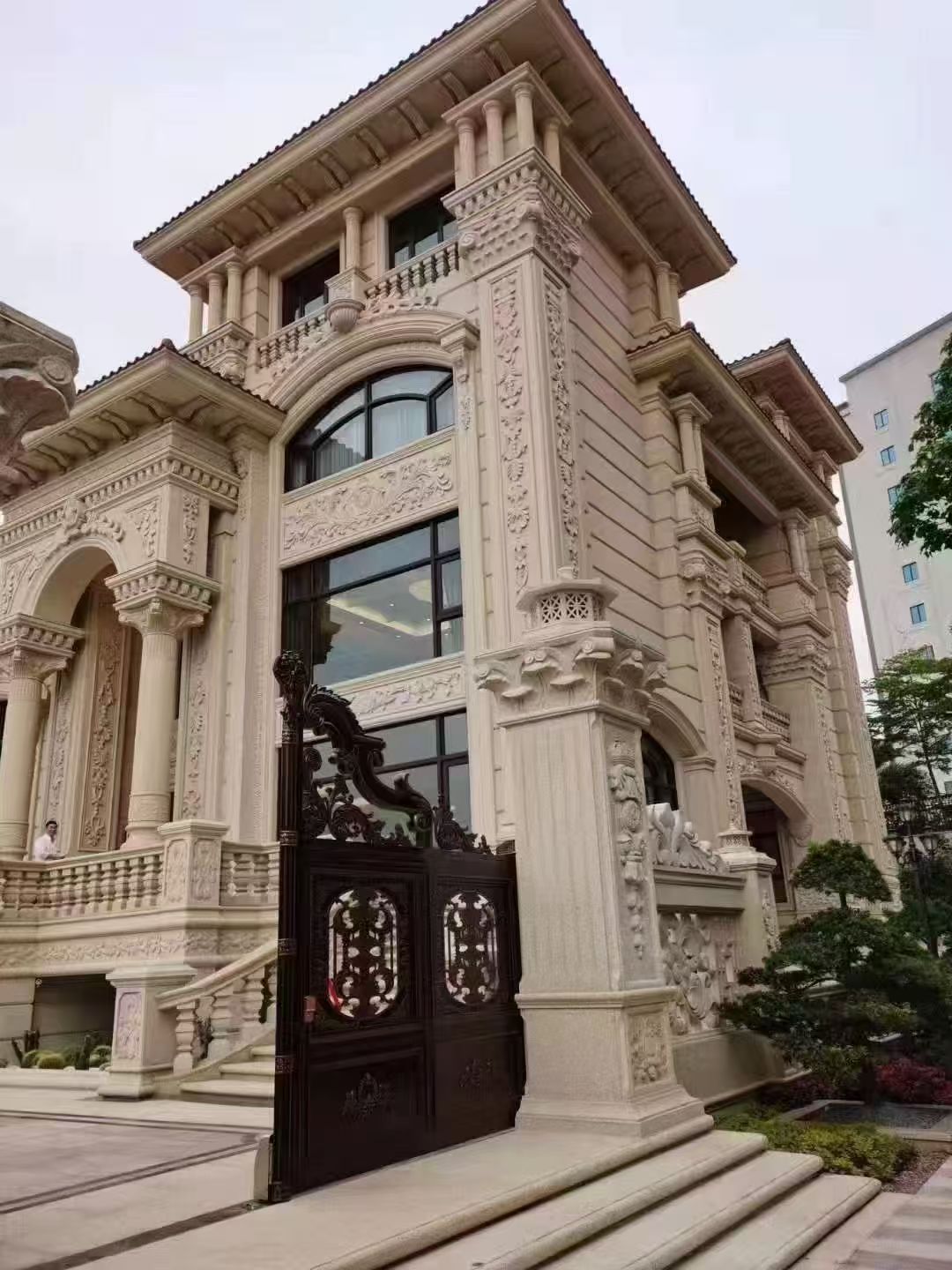 南宁 黄金麻花岗岩别墅外墙干挂效果展示