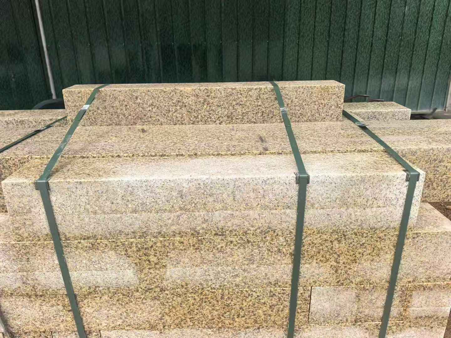 南宁 黄金麻花岗岩石材机切面栏杆料半成品