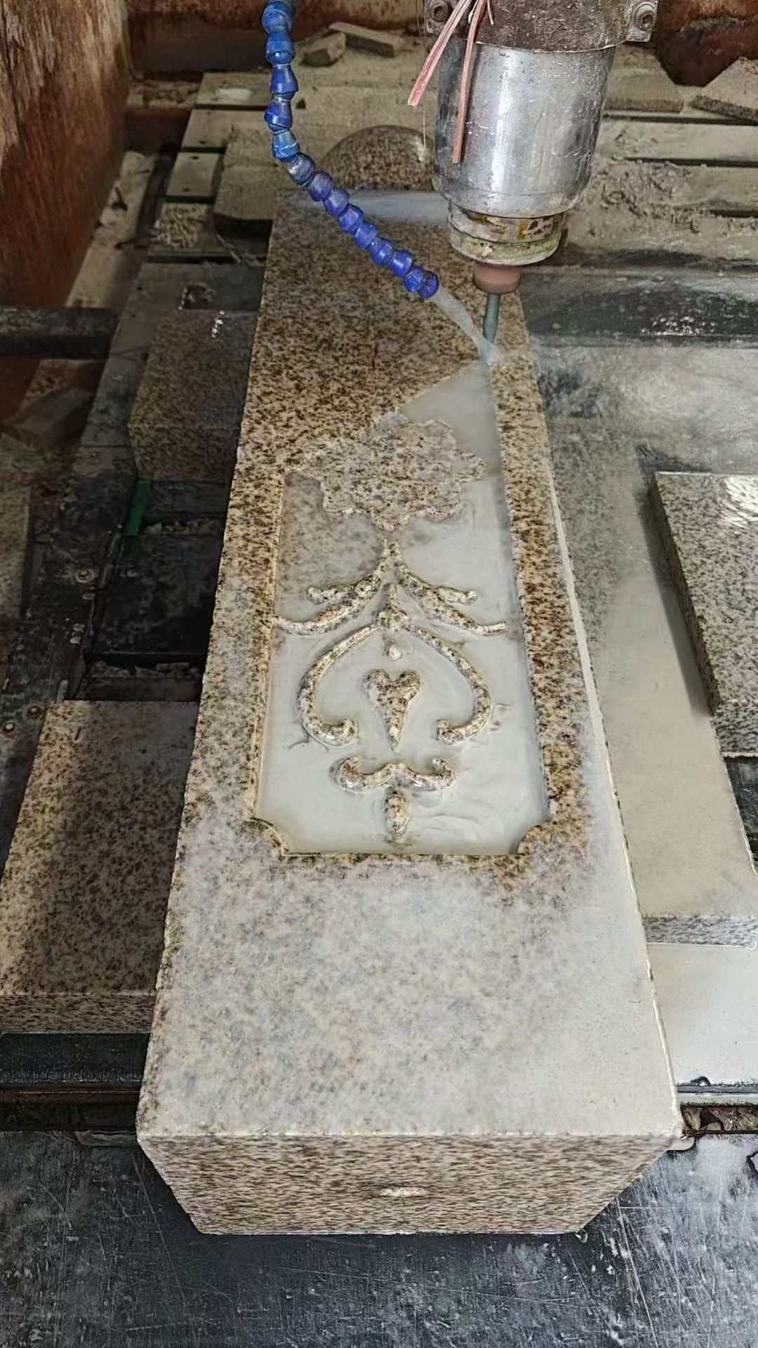 南宁 黄金麻花岗岩异形加工雕刻栏杆大柱