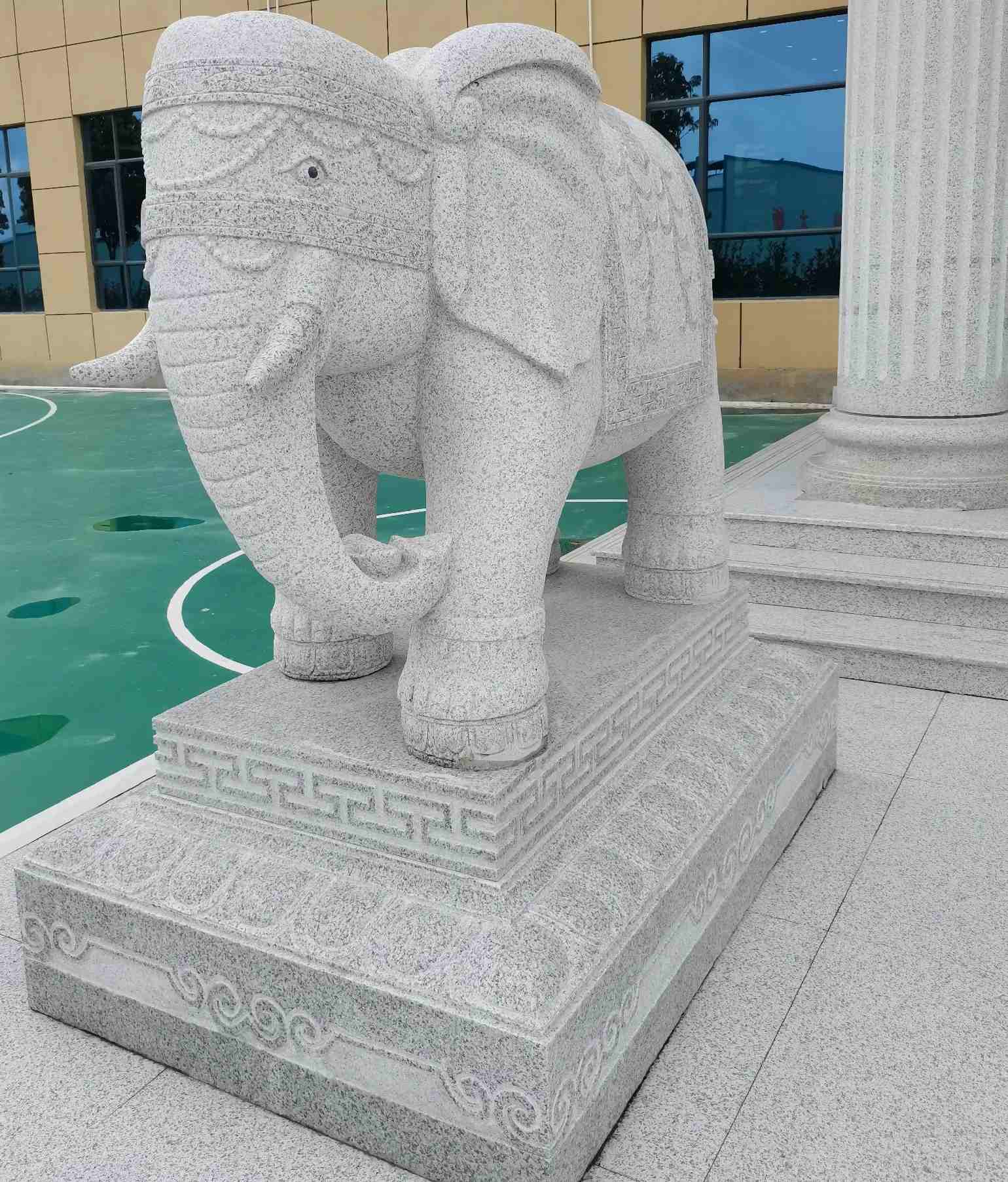 南宁 白麻花岗岩动物异形石雕-大象