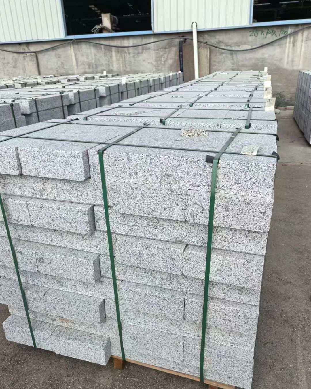 南宁 白麻花岗岩路沿石，弧形路沿石，道牙石，马路牙子，界石，路缘石，平沿石，直岩石，平缘石等