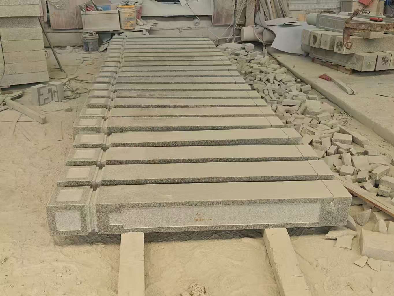 南宁 芝麻白异形加工雕刻-栏杆大柱，方柱