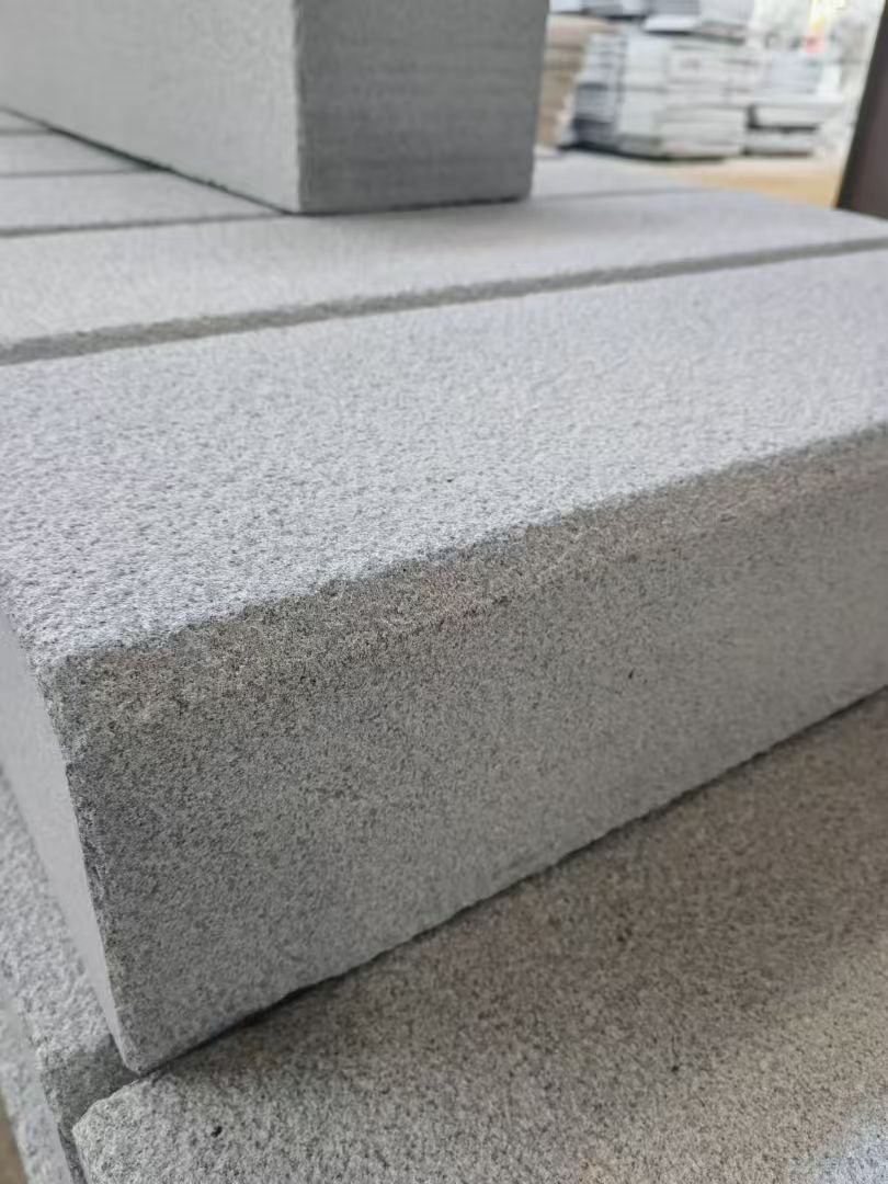 南宁 芝麻灰荔枝面路沿石