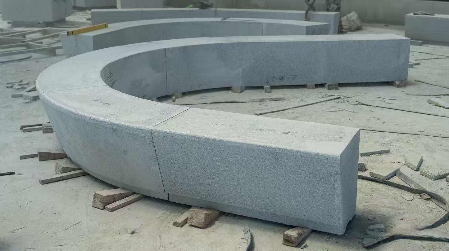 南宁 芝麻白花岗岩光面弧形坐凳