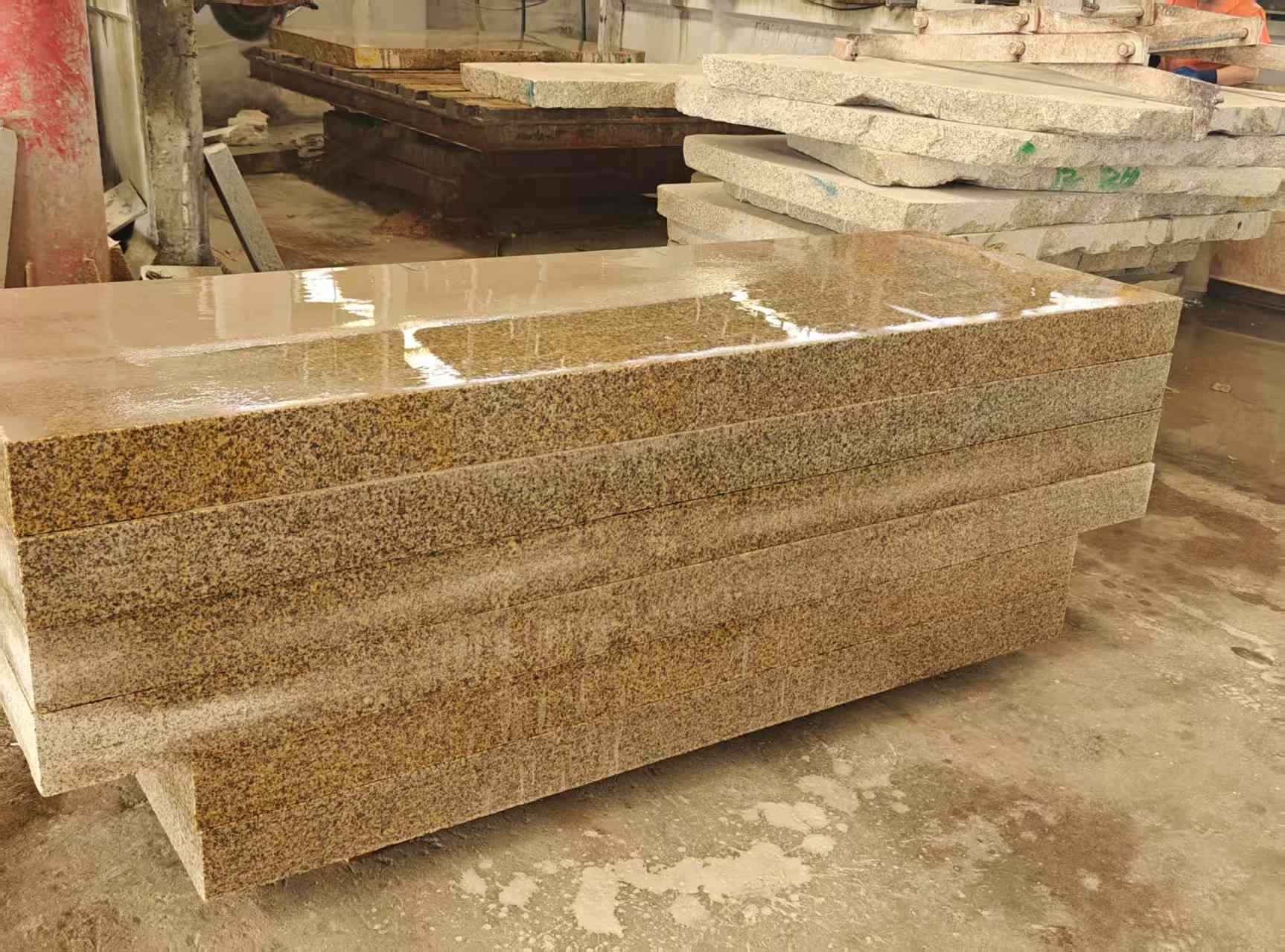 南宁 黄金麻栏杆料半成品加工中